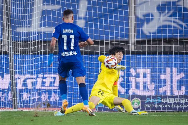 乐鱼-7月最佳门将牟鹏飞：丢球数迅速下降是靠团队努力